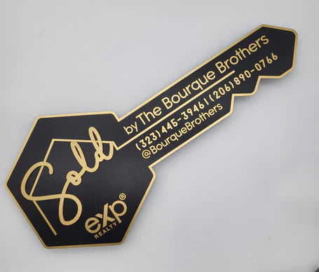 REAL ESTATE AGENT KEY PHOTO PROP, CLOSING KEY PROP