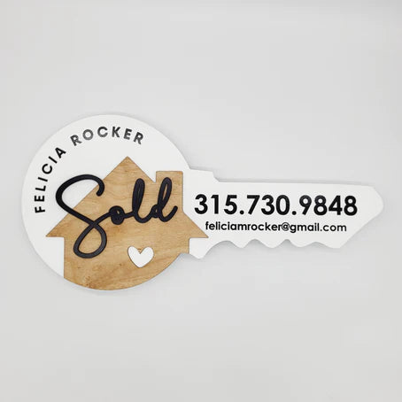 REAL ESTATE AGENT KEY PHOTO PROP, CLOSING KEY PROP