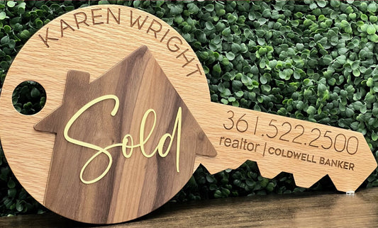 REAL ESTATE AGENT KEY PHOTO PROP, CLOSING KEY PROP