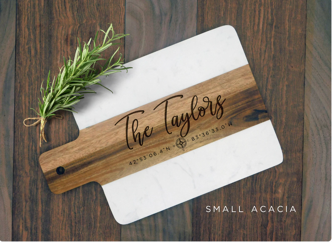 PERSONALIZED ACACIA AND MARBLE SERVING BOARD
